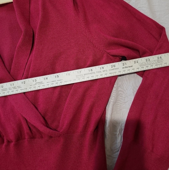 Lane Bryant Surplice, long sleeve sweater with ribbed bottom.  Burgandy SZ 18/20 - Picture 9 of 9